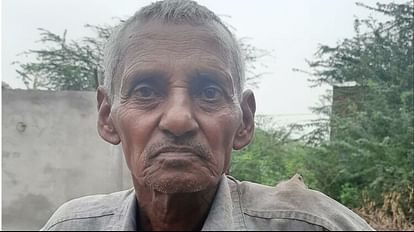 Elderly man trying to prove himself alive for three months in Rohtak