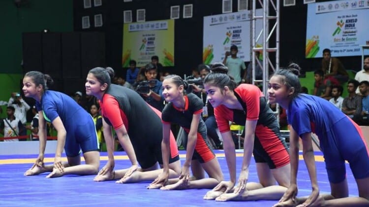 Khelo India started with Surya Namaskar Kalinga Institute's girls athlete surprised everyone in Yogasana