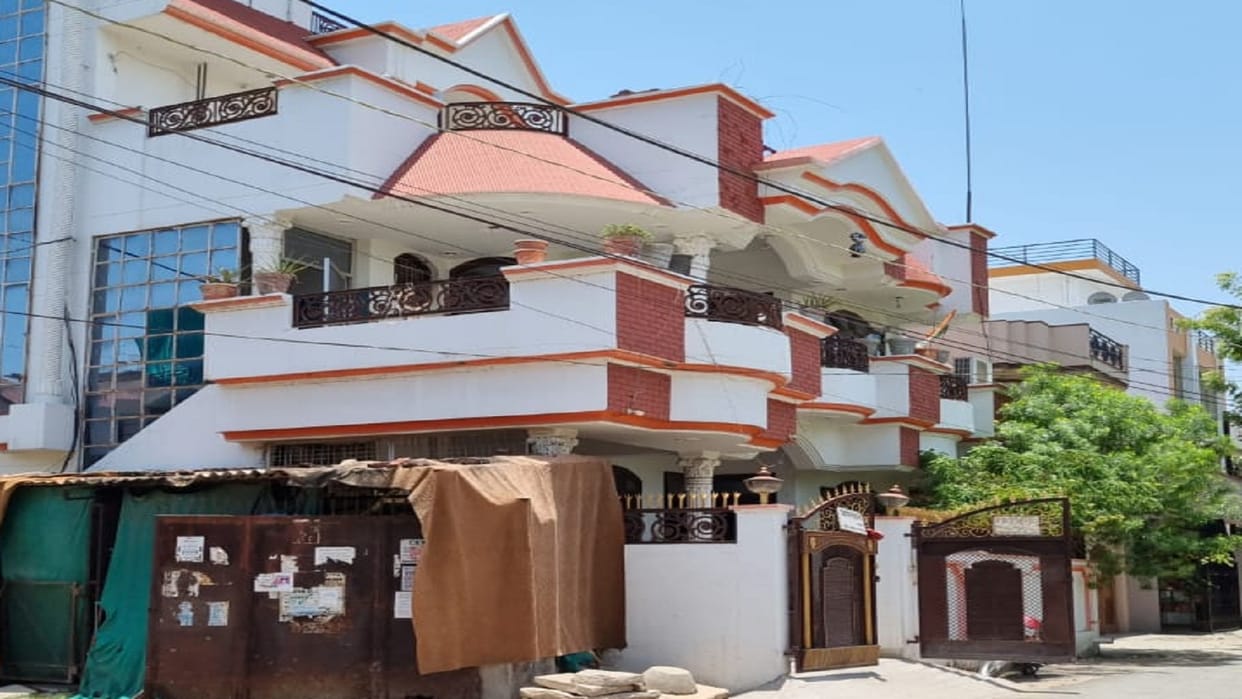 Police reached to attach the house of former MLA Vijay Mishra's nephew, action will be taken under gangster