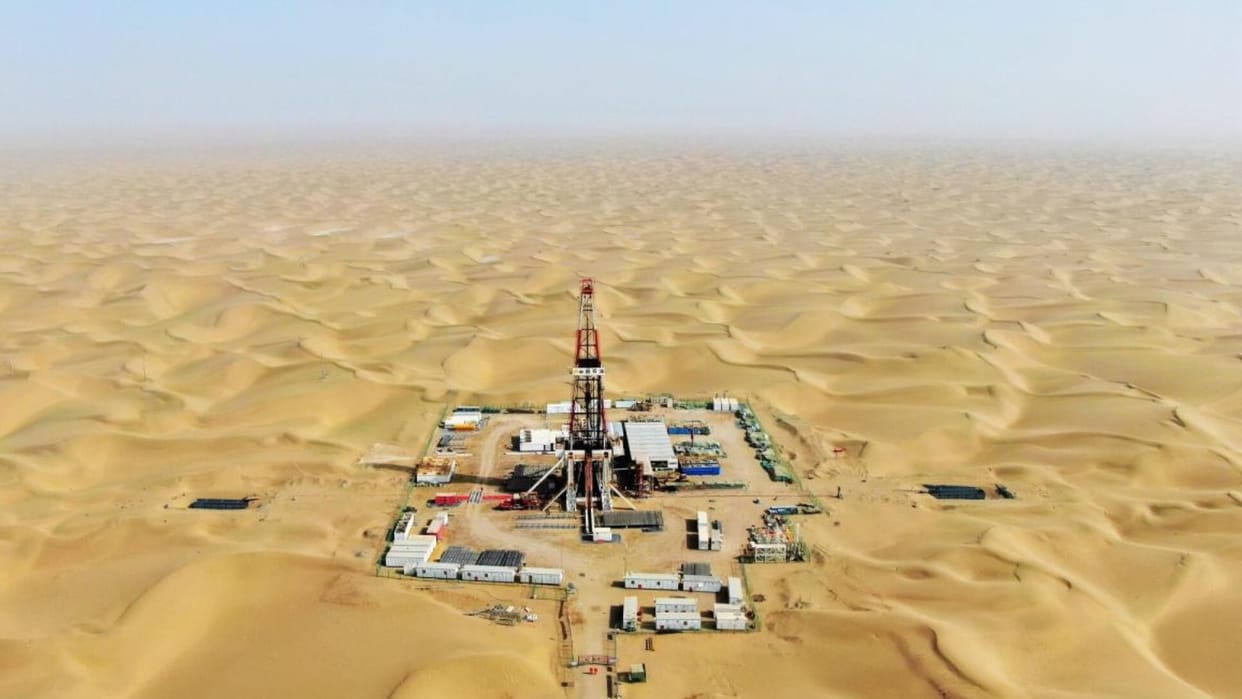 China digging drill 10 thousand meter deep in xinjiang earth crust secret mission