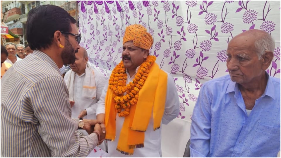 Congress MLA Amin Qadri give Rs 5 lakh for the renovation of Shiv Temple in Jaipur