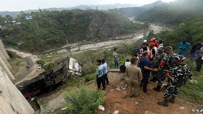 Jammu jhajjar kotli accident news follow up  Another passenger injured dies death toll reach 11