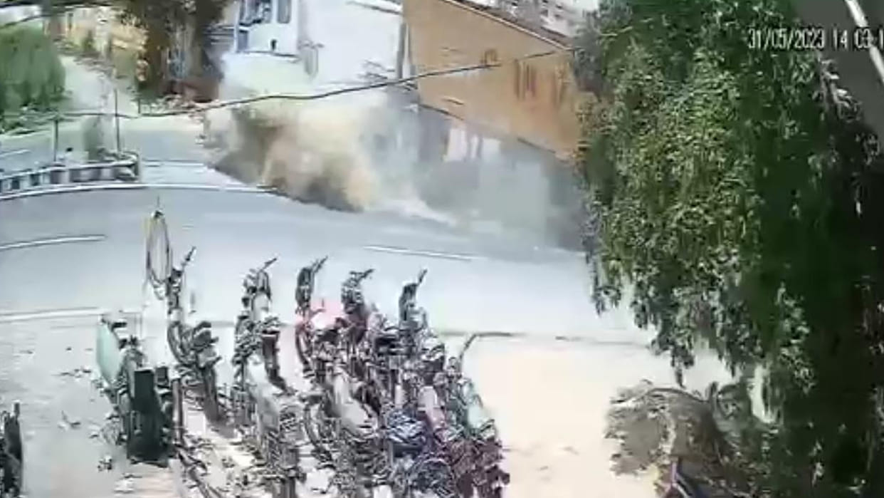 Kannauj: Two died and nine injured, accident was captured in CCTV