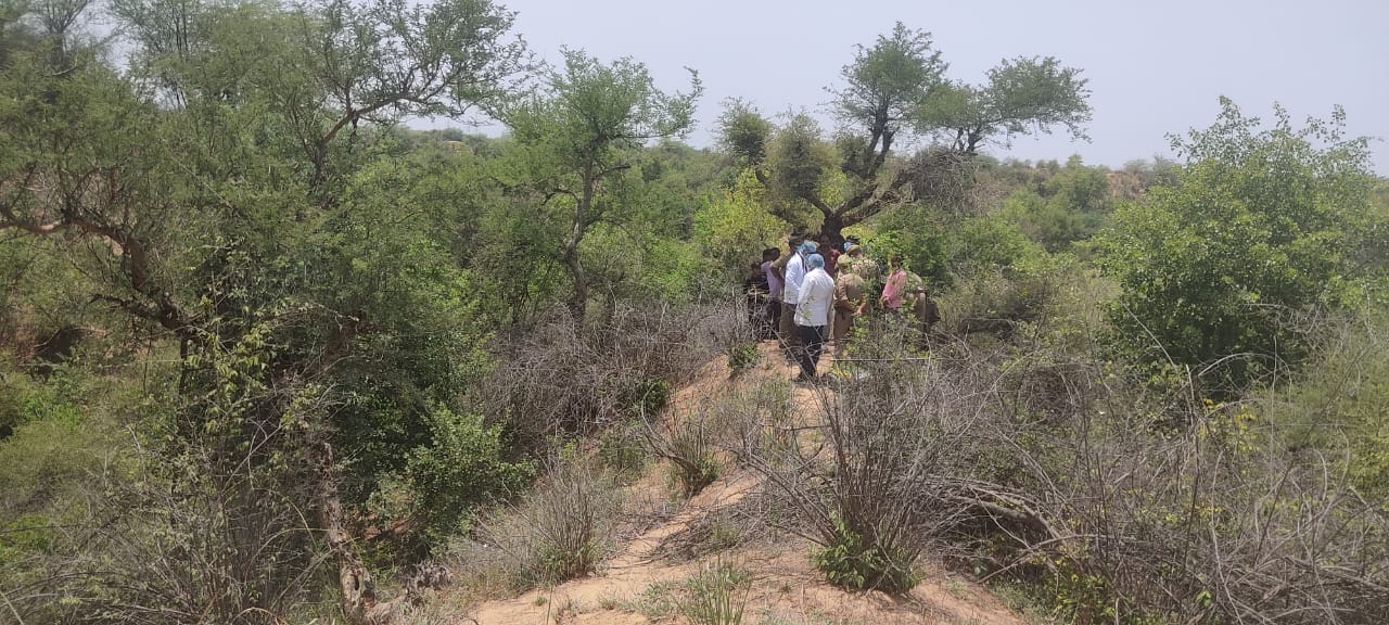 Rotten dead bodies found in the ravines of Etawah, the relatives used to understand the relationship between b