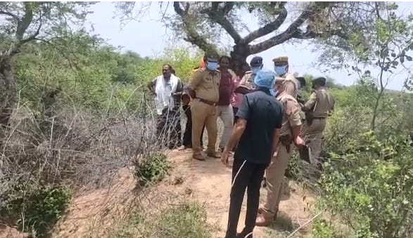 Rotten dead bodies found in the ravines of Etawah, the relatives used to understand the relationship between b