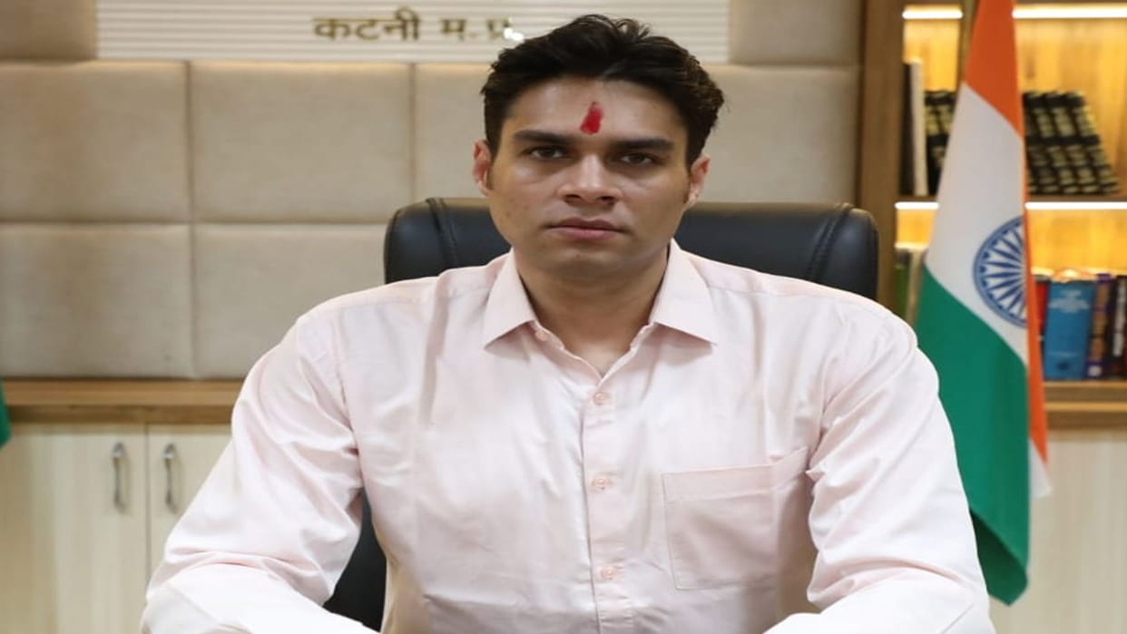 MP News Katni collector reached for surprise inspection of jail