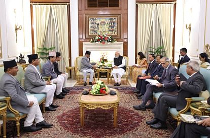 Nepal Politics: Nepal PM Pushpa kamal Dahal is surrounded by criticism regarding his visit to India