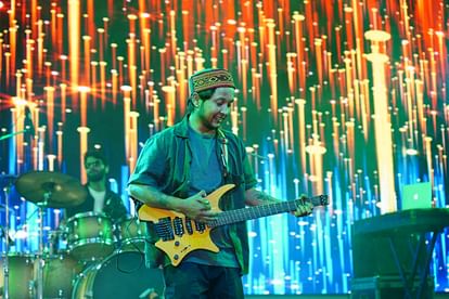 Famous singer Pawandeep Rajan Rocking Performance in Dehradun News in Hindi