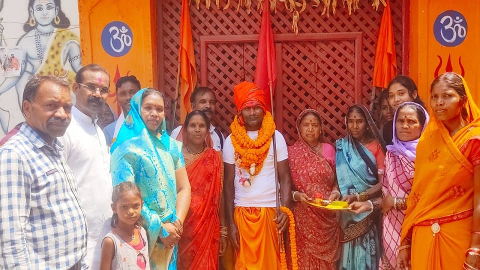 वैष्णो देवी मंदिर जाने से पहले राजेंद्र कुमार निषाद