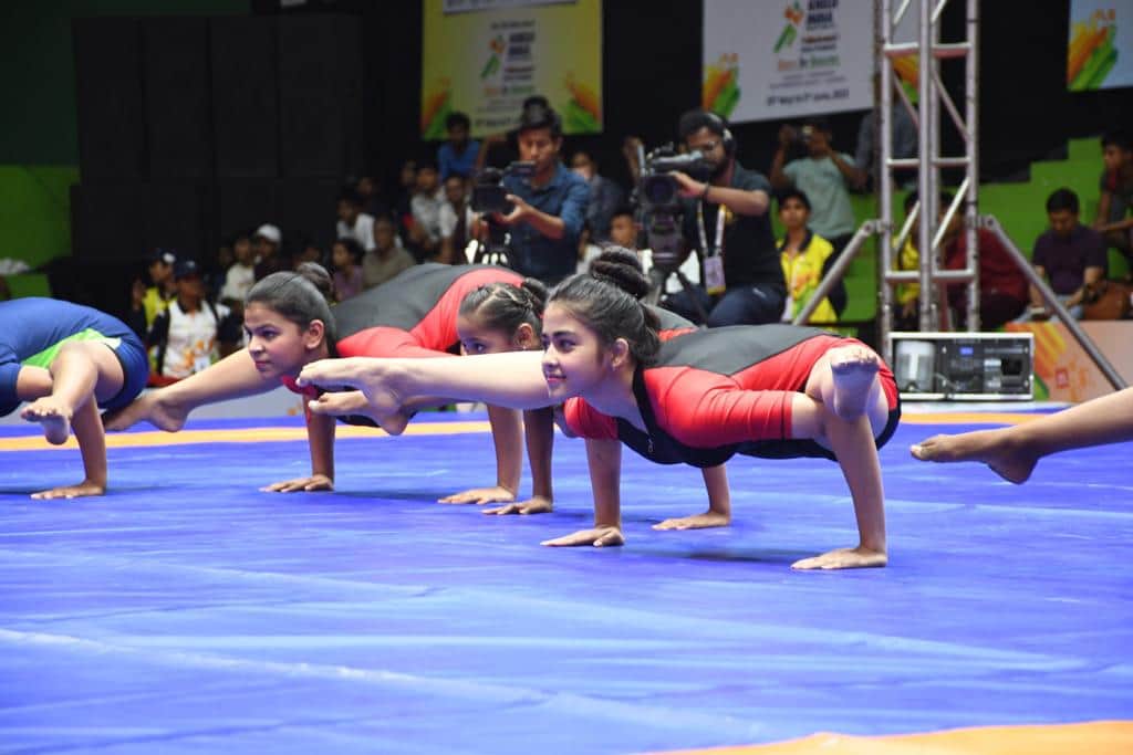 Khelo India started with Surya Namaskar Kalinga Institute's girls athlete surprised everyone in Yogasana