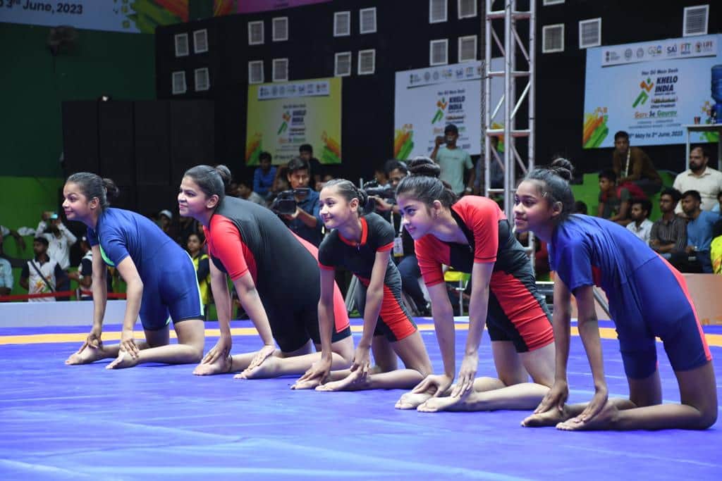 Khelo India started with Surya Namaskar Kalinga Institute's girls athlete surprised everyone in Yogasana