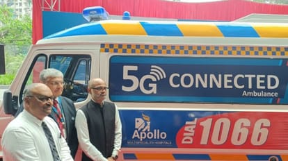 পশ্চিমবঙ্গ: দেশের প্রথম 5G সংযুক্ত অ্যাম্বুলেন্স চালু হল কলকাতায় পশ্চিমবঙ্গ: দেশের প্রথম 5G সংযুক্ত অ্যাম্বুলেন্স চালু হল কলকাতায়