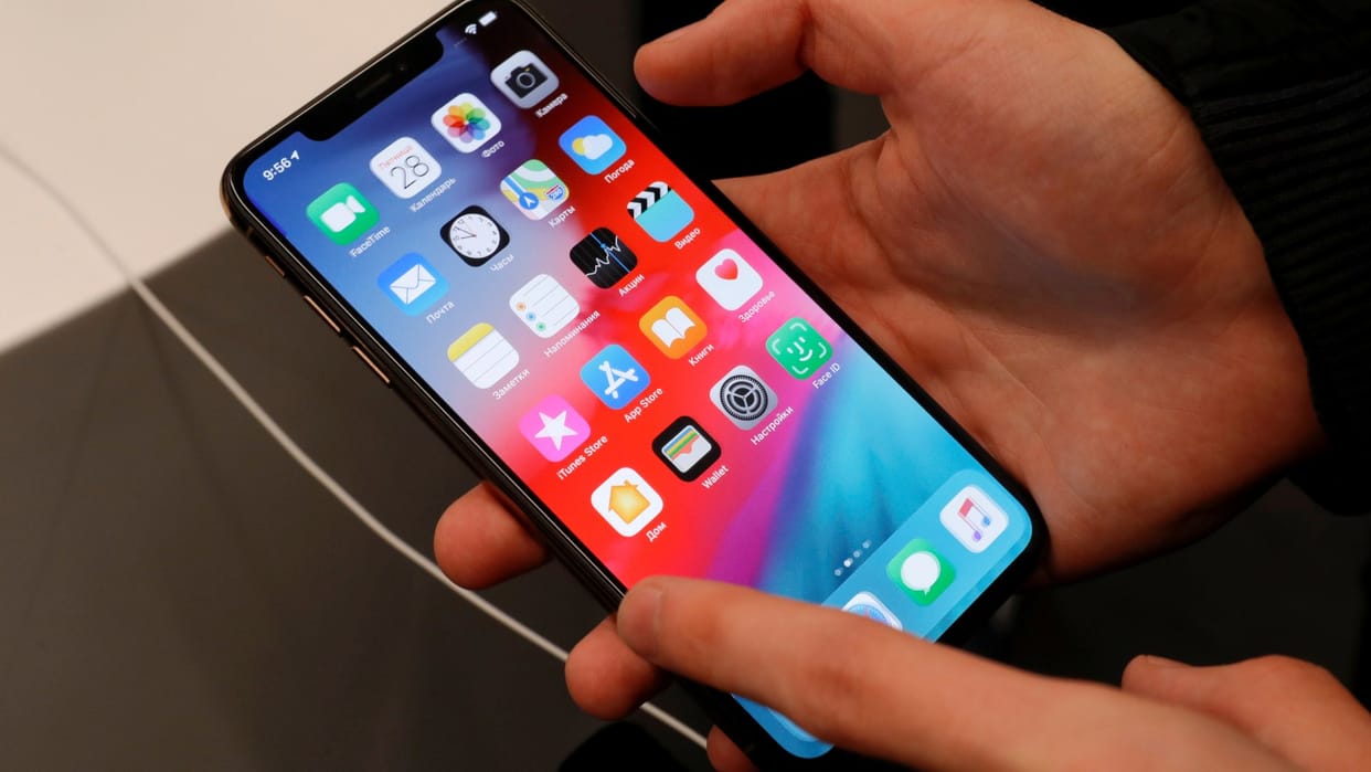 Russia Claim US and Apple Together Hack Thousands of Phones Know What Company Said
