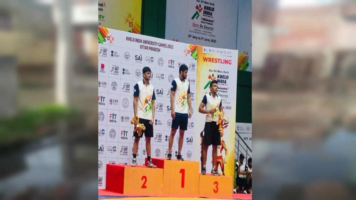 Baghpat: JV College wrestlers won 2 gold medals and one bronze medal in Khelo India University Games