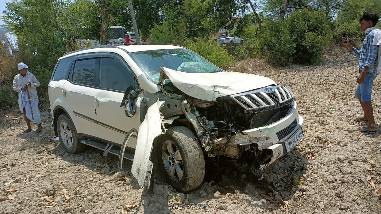 Speed havoc in ballia overspeed XUV collided with auto after bike in Ballia one dead