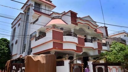 Police reached to attach the house of Bahubali's nephew, returned empty handed, notice posted to vacate the ho