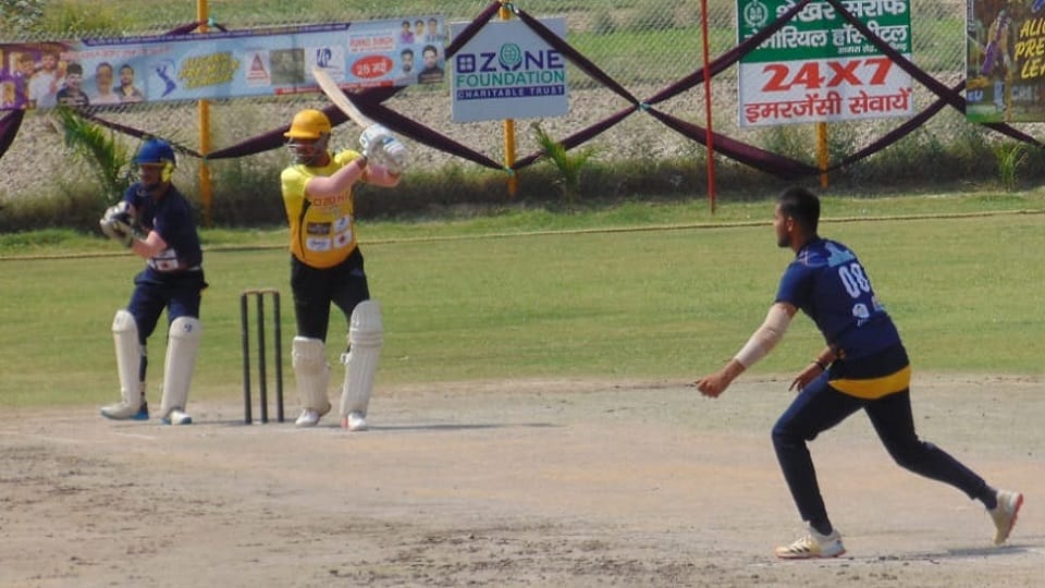 Maheshwari Super Kings reached the semi-finals of APL