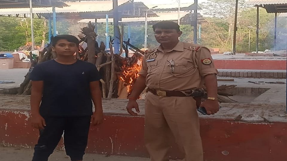 after death rickshaw puller got a flight ticket in delhi