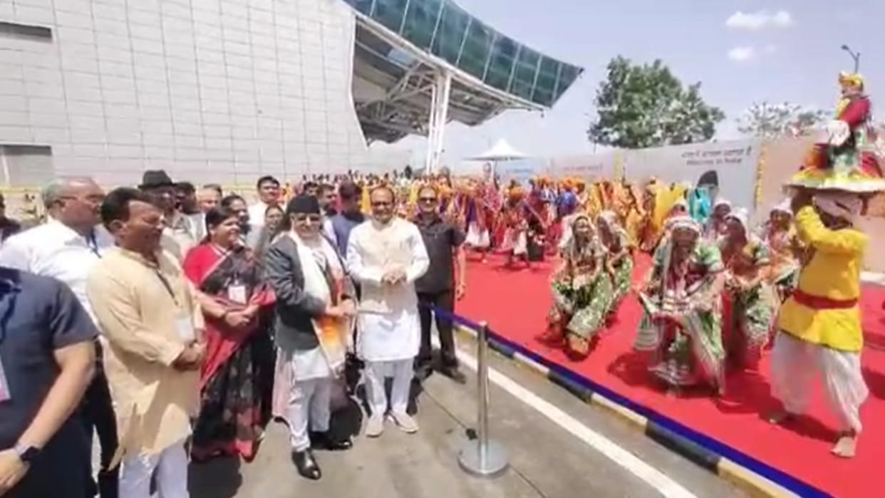 The Prime Minister of Nepal came to Indore, ate Indori Pohe and left for Ujjain.