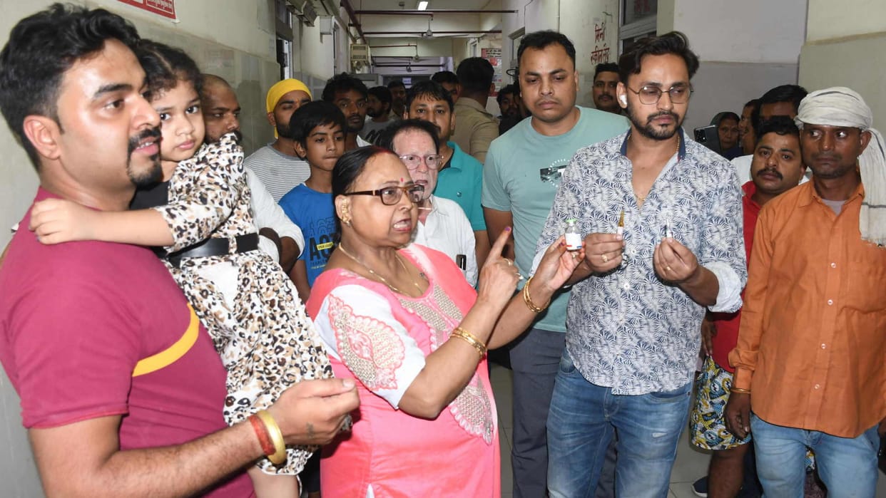 condition of eight women worsened after being injected in women hospital Gorakhpur