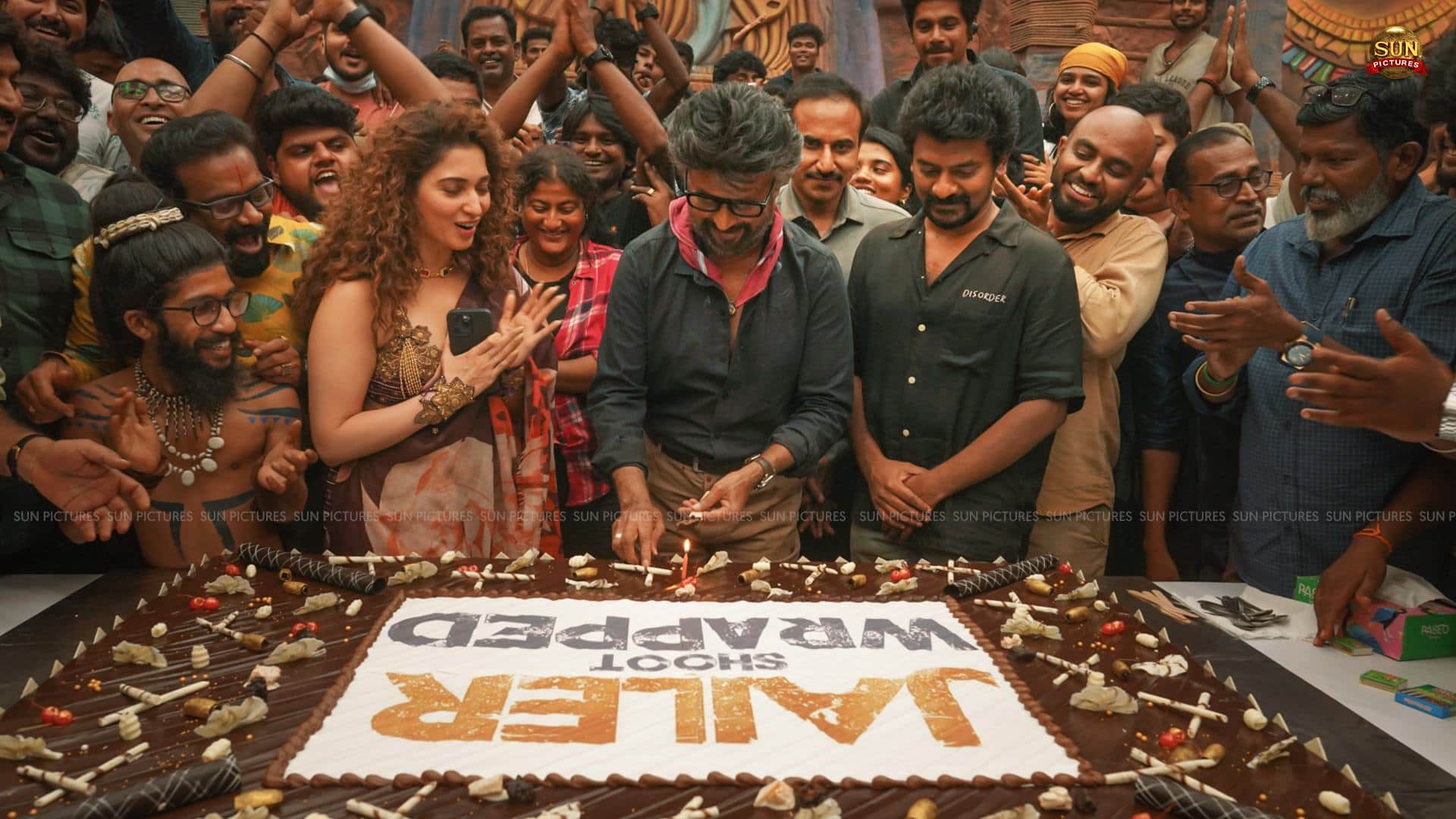 Rajinikanth starrer Jailer shoot wraps up Superstar cuts massive cake on sets with Tamannaah Bhatia and cast