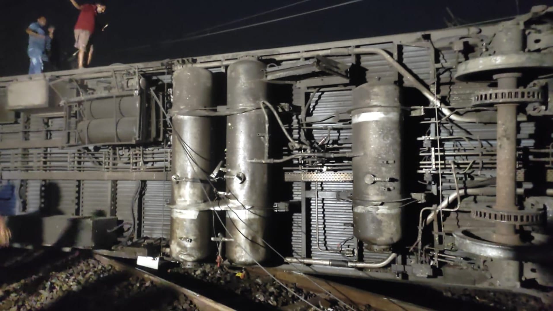 Odisha train accident in Balasore several people died See the painful pictures