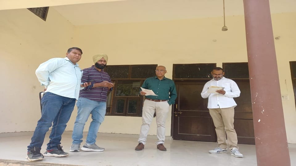 SDM raids Patwar Bhawan in Kurukshetra, one Naib Tehsildar and eight Patwari found missing