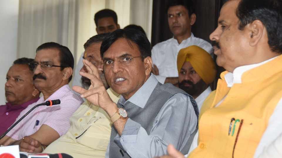Mansukh Mandaviya said 55 crore people are getting benefit of Ayushman Bharat scheme