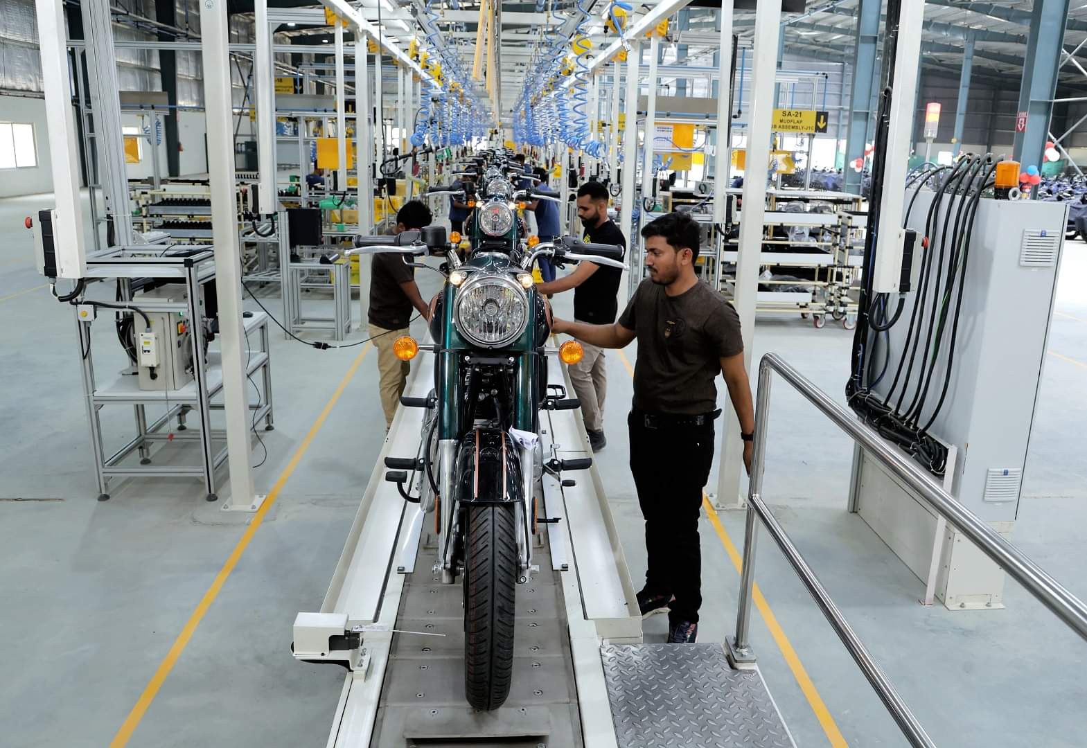 royal enfield domestic sales increase and export dips in june 2023, know month on month sales