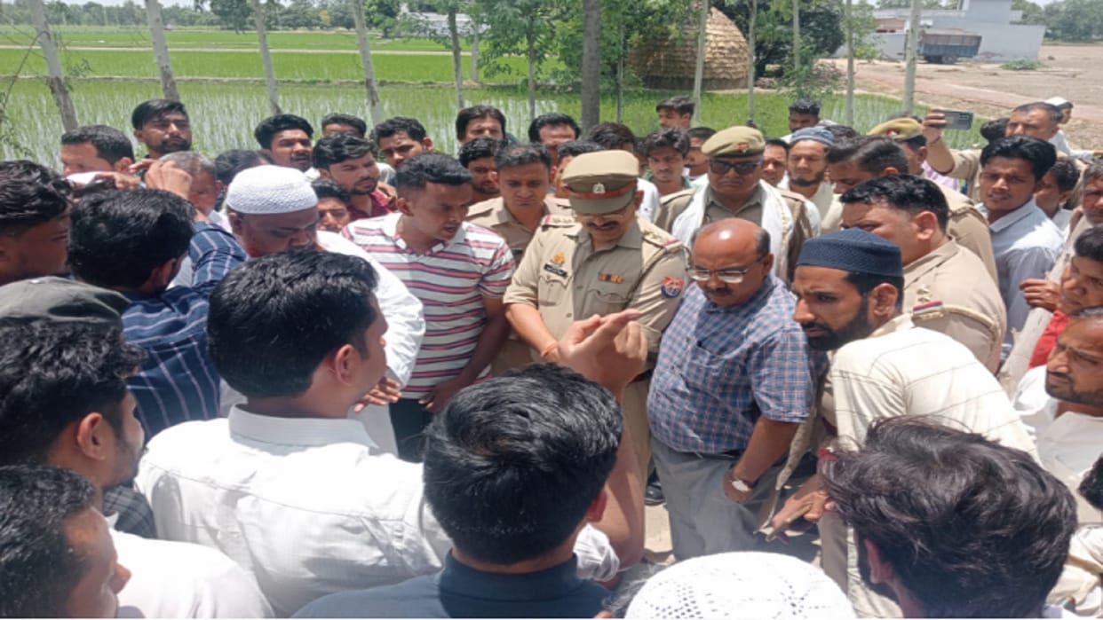 Saharanpur: child died by pressing under tree due to negligence of employees of Electricity Department