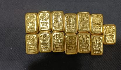 16 gold biscuits recovered from the toilet of Varanasi airport, worth crores, caught by the customs department