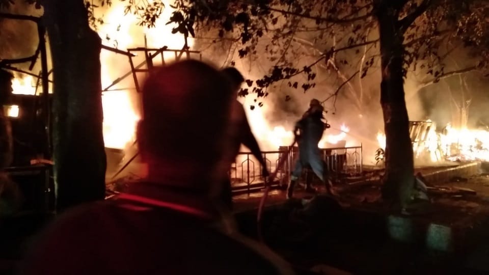 Lucknow: Fierce fire in Keshav Nagar scrap market