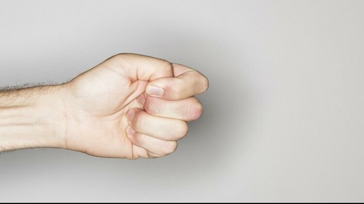 Adi Mudra Yoga Asana Benefit in Breathe Problem Know How to Practise in Right Way