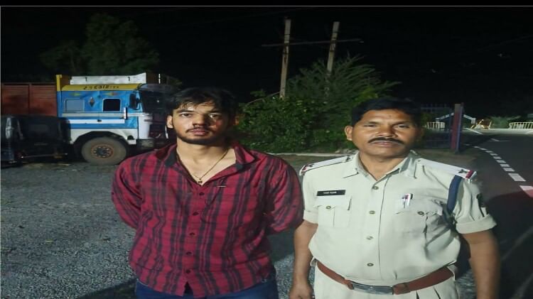 Chhattisgarh: रायपुर में व्यापारी का अपहरण, कार में पीटते हुए ले गए बदमाश, कवर्धा से बरामद