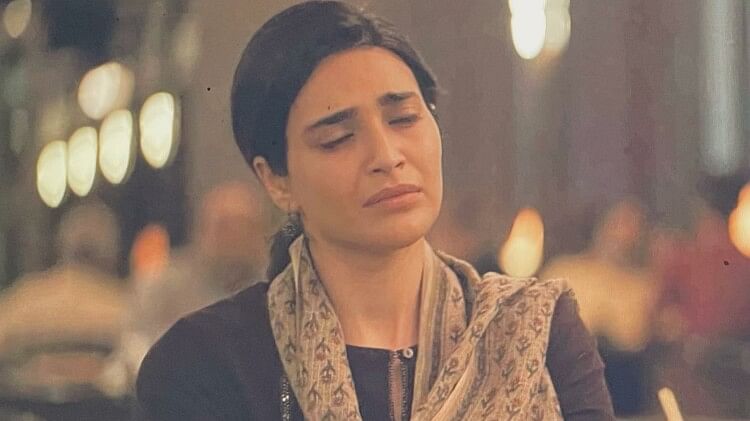 Scoop Review Netflix: किरदारों को हूबहू परदे पर जी देने का असली ‘करिश्मा’, हंसल ने फिर नोचा सिस्टम का नकाब 4 Scoop Review Netflix in Hindi by Pankaj Shukla Matchbox Shots Hansal Mehta Karishma V Tanna Mohd Zeeshan Ayyub