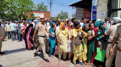 Complainants reached the residence of minister Anil Vij in Ambala of Haryana