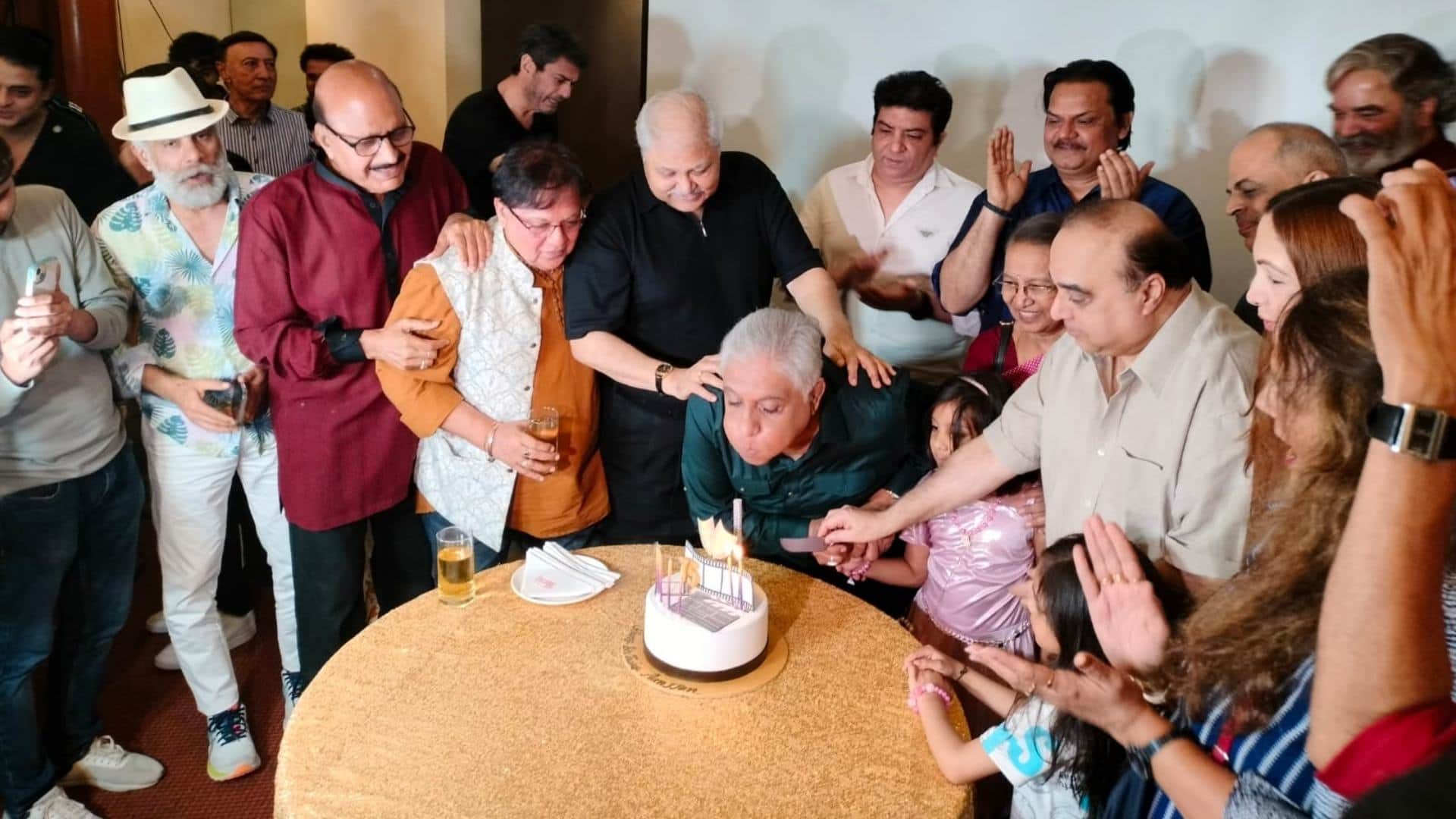 Aanjjan Srivastav 75th Birthday actor gives success credit to his wife got emotional on special day