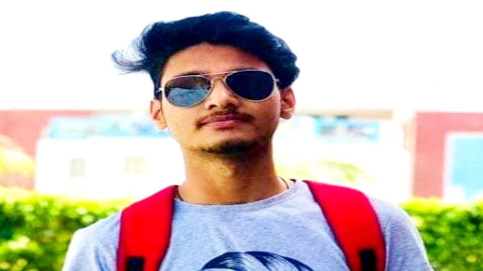 btech student died on his birthday in Pilibhit