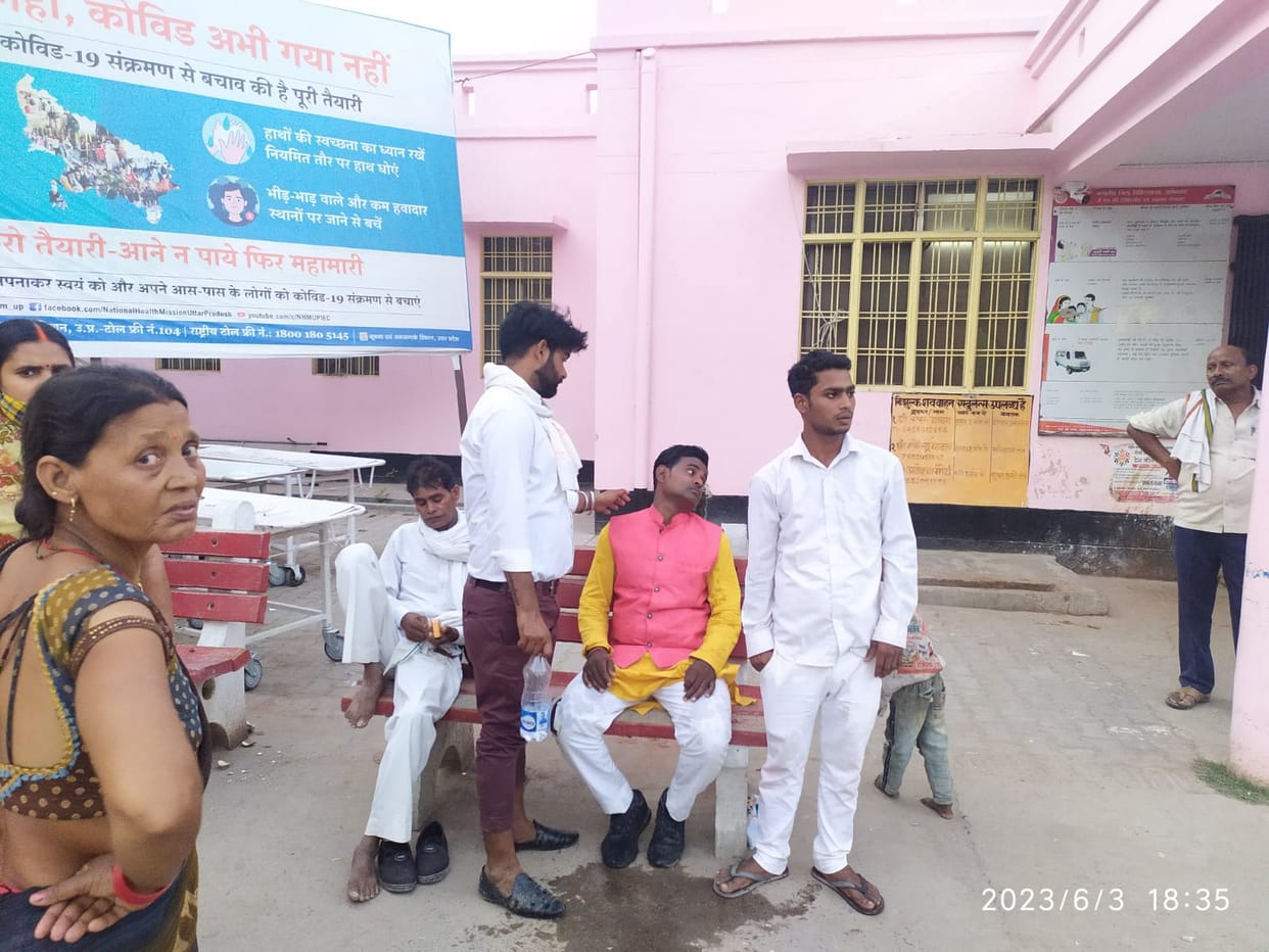 Two youths died in road accident near Manduri Airport in azamgarh