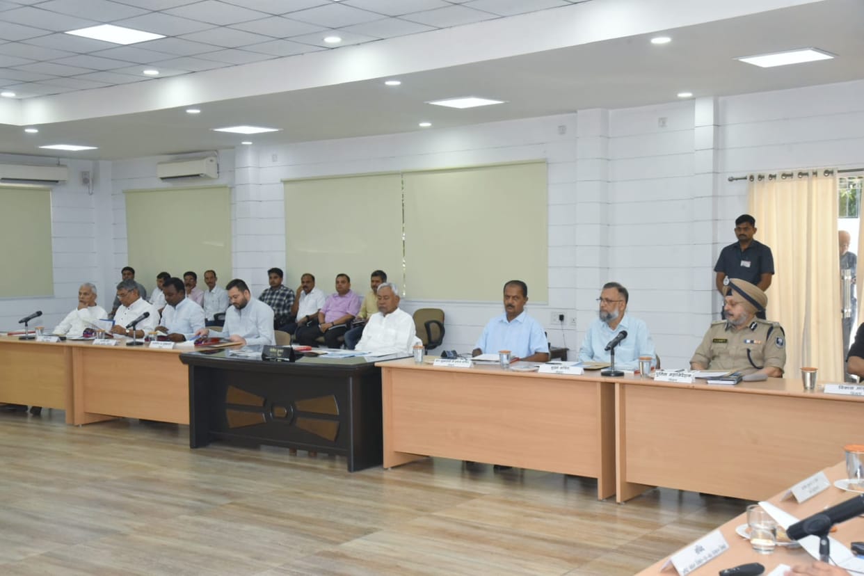 Bihar : Chief Minister review meeting was held to deal with flood and drought, said- be fully alert