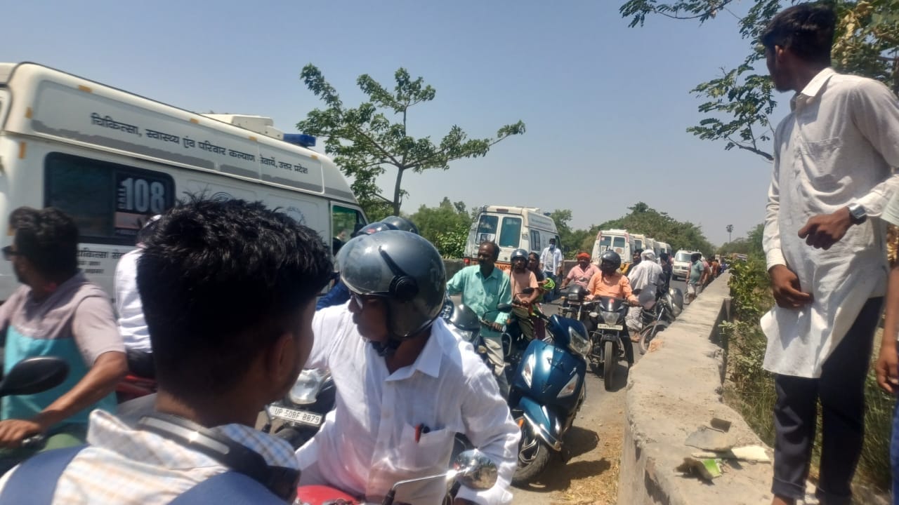 Azamgarh bus accident There was hue and cry everywhere pictures are painful