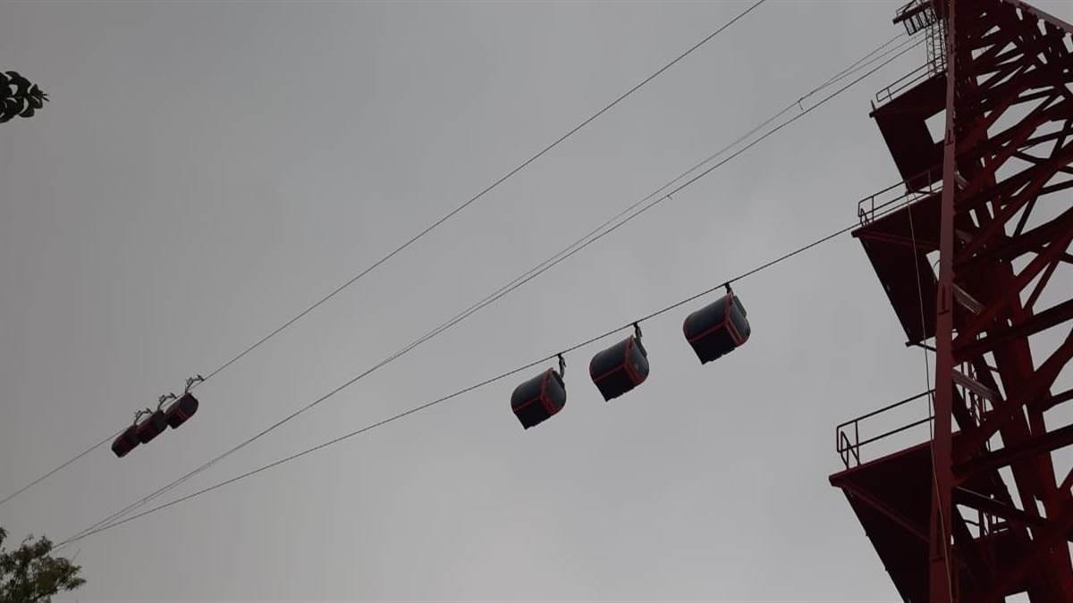 MP News: Chamunda Tekri's ropeway wire separated due to strong wind in Dewas