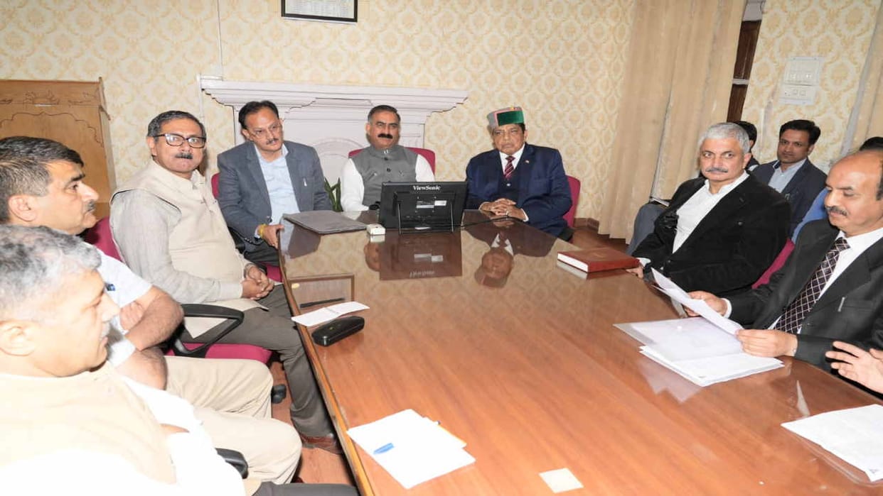 Doctors postpone pen down strike after CM sukhvinder sukhu assurance on demands