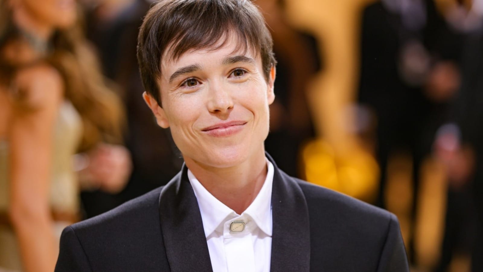 Hollywood actor Elliot Page Opens about A list actor threatened to get intimate with him to make him straight