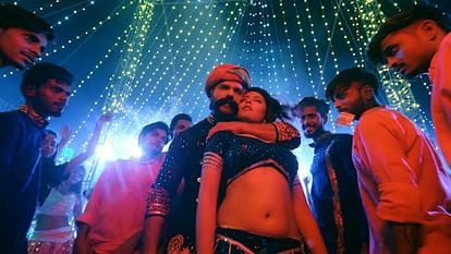 Sangharsh 2 new song Gajab Jeevan Jihi release Khesari Priyanka and Mahi tremendous fun seen on screen watch
