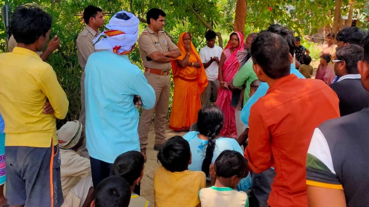 Female friend burnt young man mother by pouring petrol died in gorakhpur
