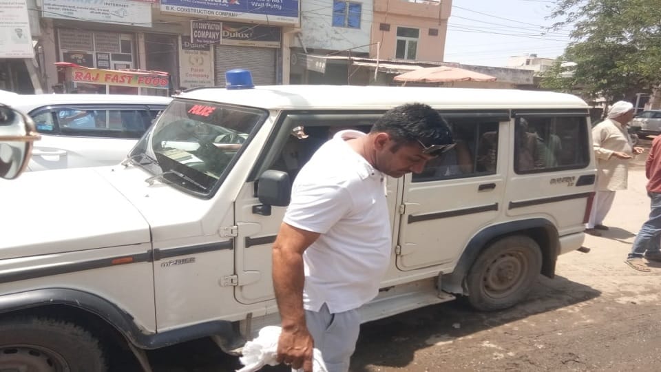 Loot incident in Mahendragarh, youth riding bike carried out incident with weapons