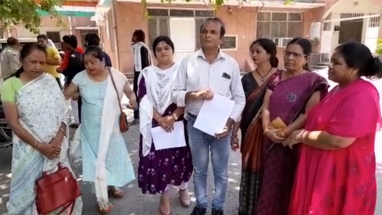 Meerut Dog suicide case: Animal Care organization demanded action from DM against Municipal Corporation