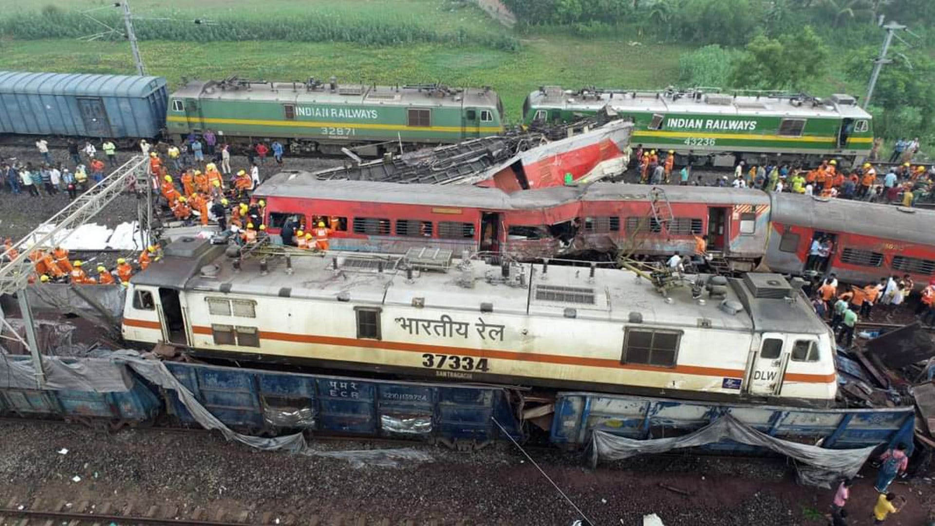 ओडिशा में रेल हादसे की तस्वीरें