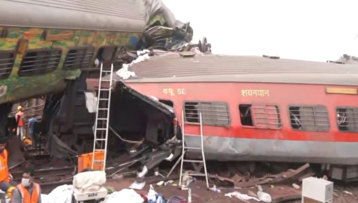 Odisha Train Accident: Clinging to the dead body of the mother baby girl also killed